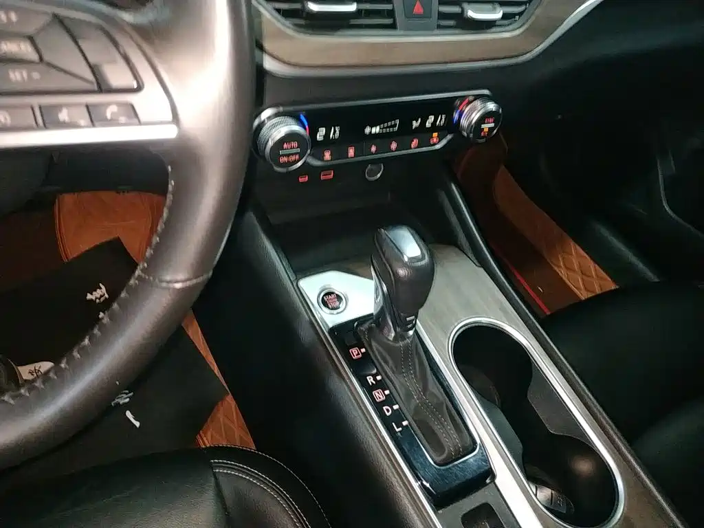 Nissan Teana 2022