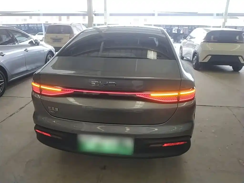 BYD Seal 05 DM-i 2025 — фото 6