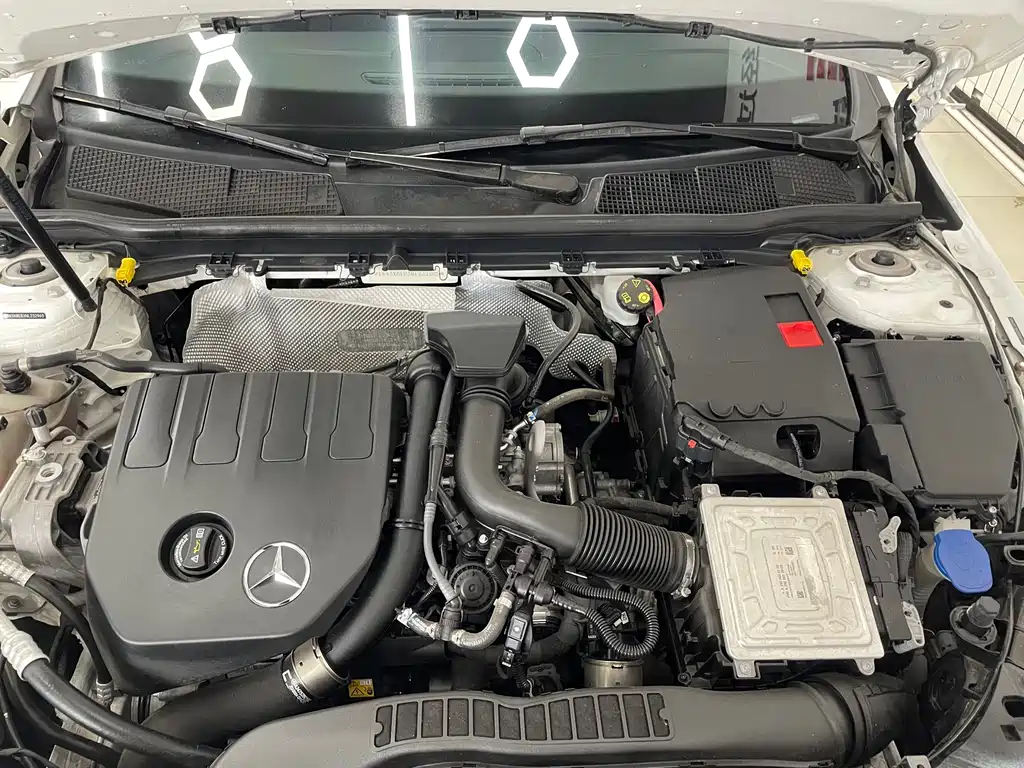 Mercedes-Benz A-Class 2022 — фото 16