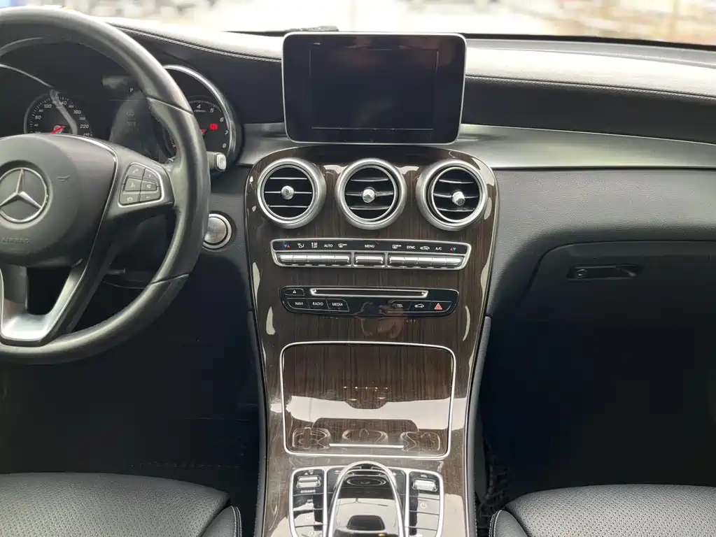 Mercedes-Benz GLC 2019 — фото 16