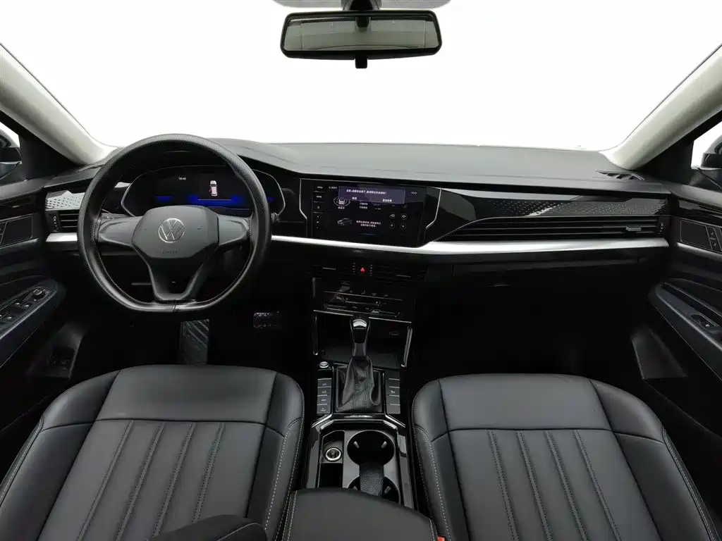 Volkswagen Passat PHEV 2023