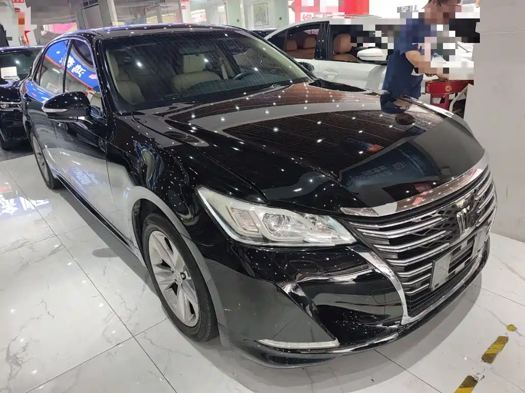 Toyota Crown 2017 — фото 22