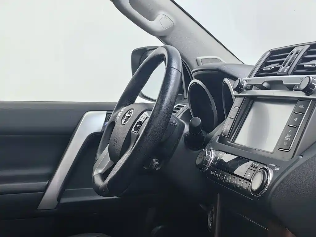 Toyota Prado 2017 — фото 22
