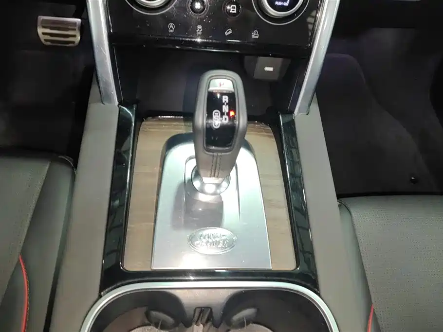 Land Rover Discovery Sport 2021 — фото 16