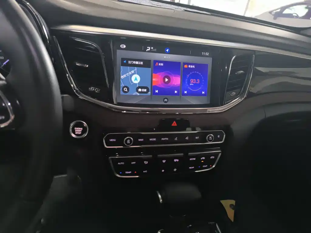 GAC Motor Trumpchi GS8 2017 — фото 9