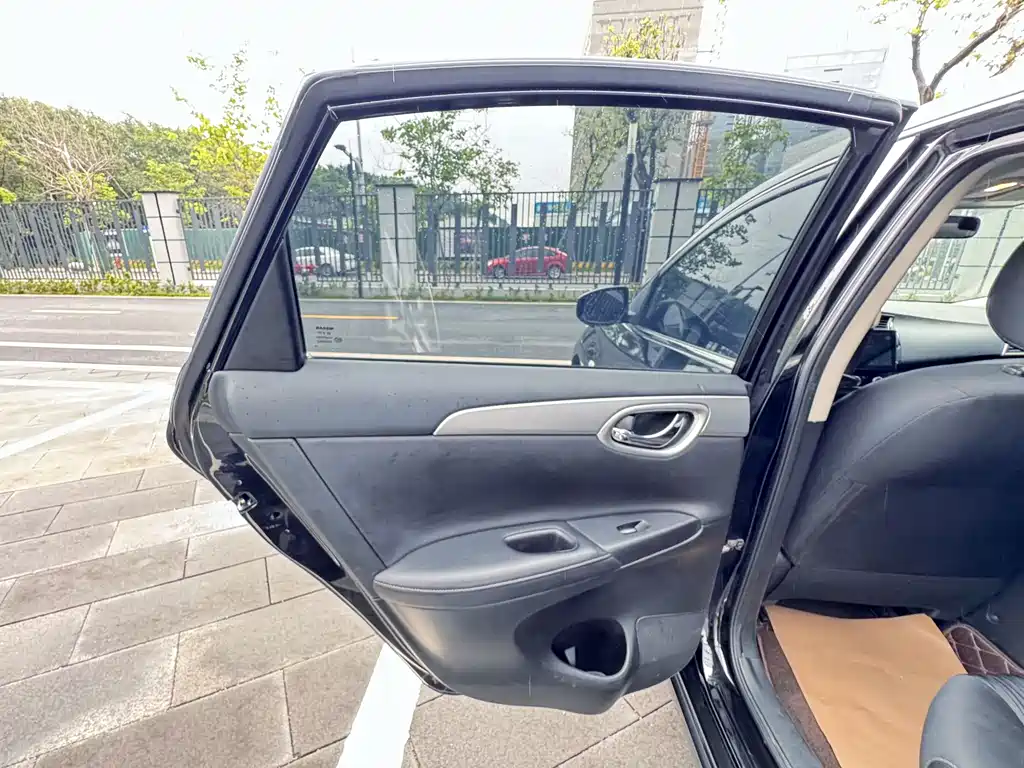 Nissan Sylphy 2023 — фото 20