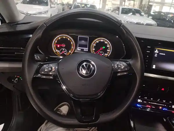 Volkswagen Passat 2021