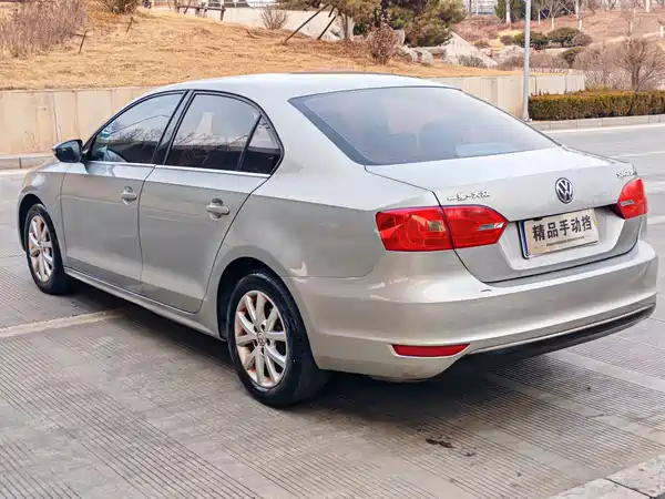 Volkswagen Sagitar 2014