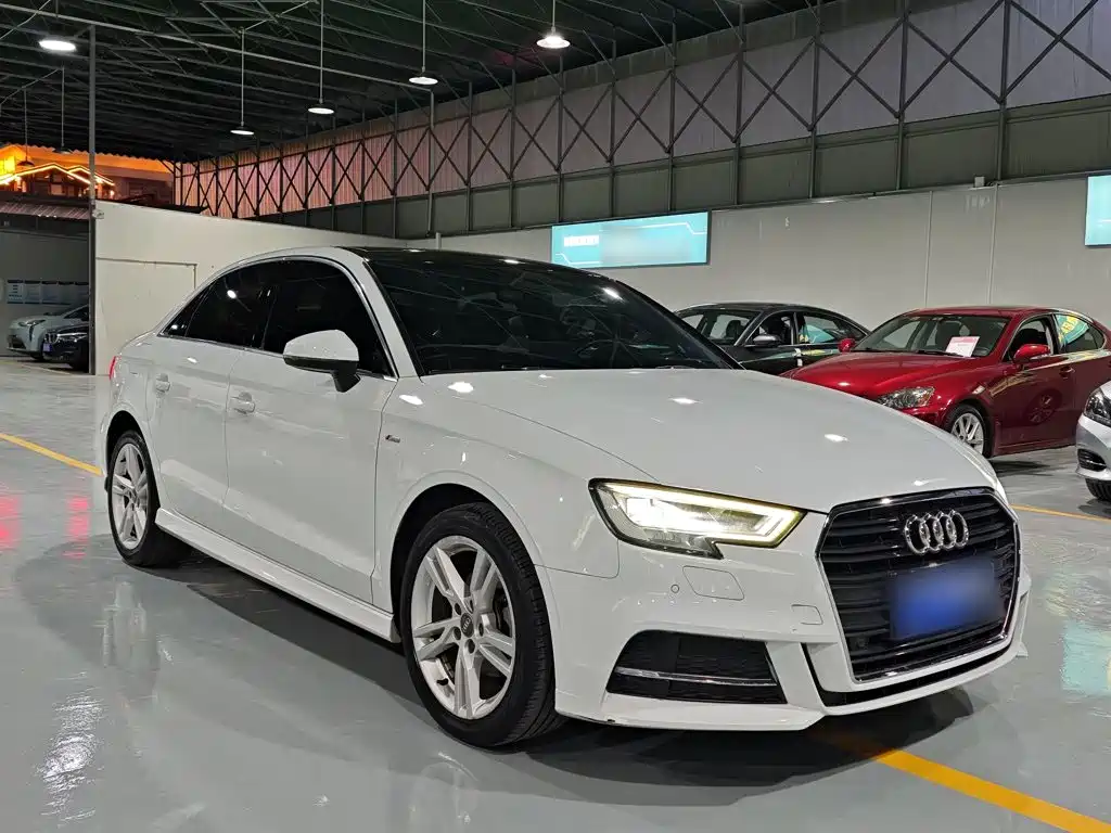 Audi A3 2019 — фото 21