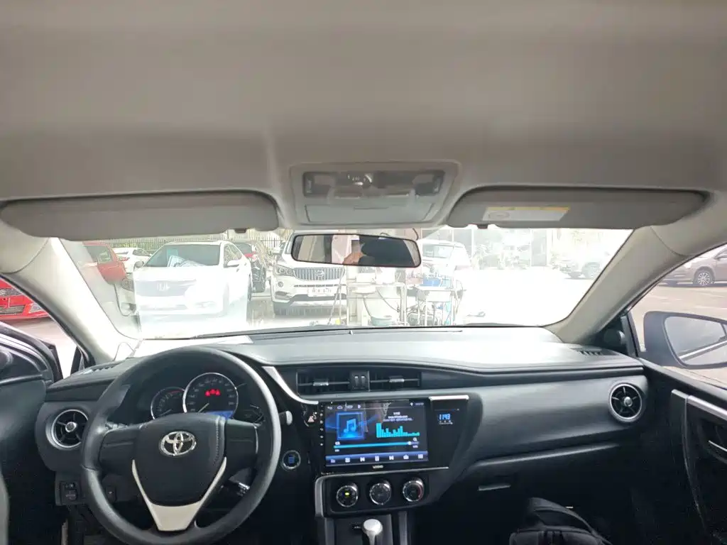 Toyota Corolla 2019 — фото 11