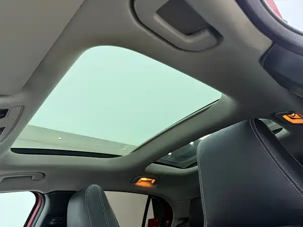 Mercedes-Benz GLA 2015