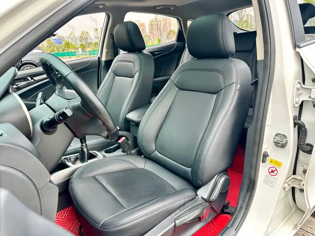 Changan Eado XT 2015 — фото 28