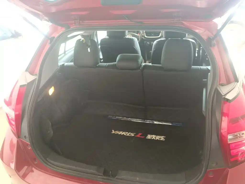Toyota Yaris L 2017 — фото 15