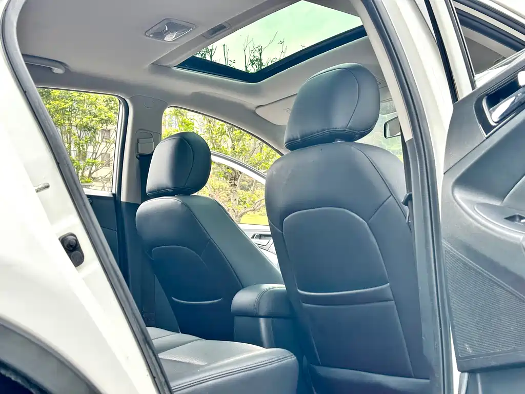 Changan Eado XT 2015 — фото 25