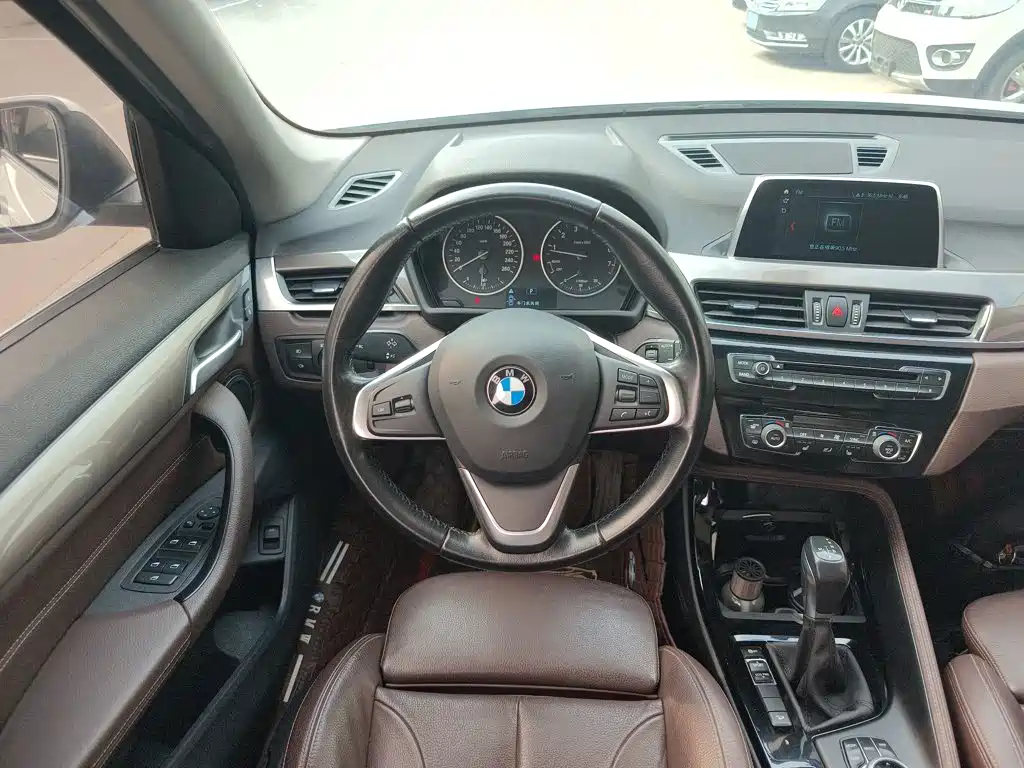BMW X1 2018 — фото 11