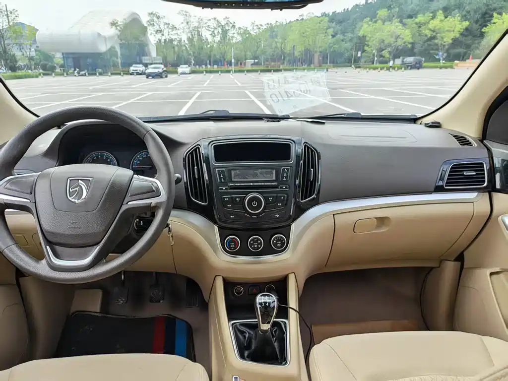 Baojun 730 2015