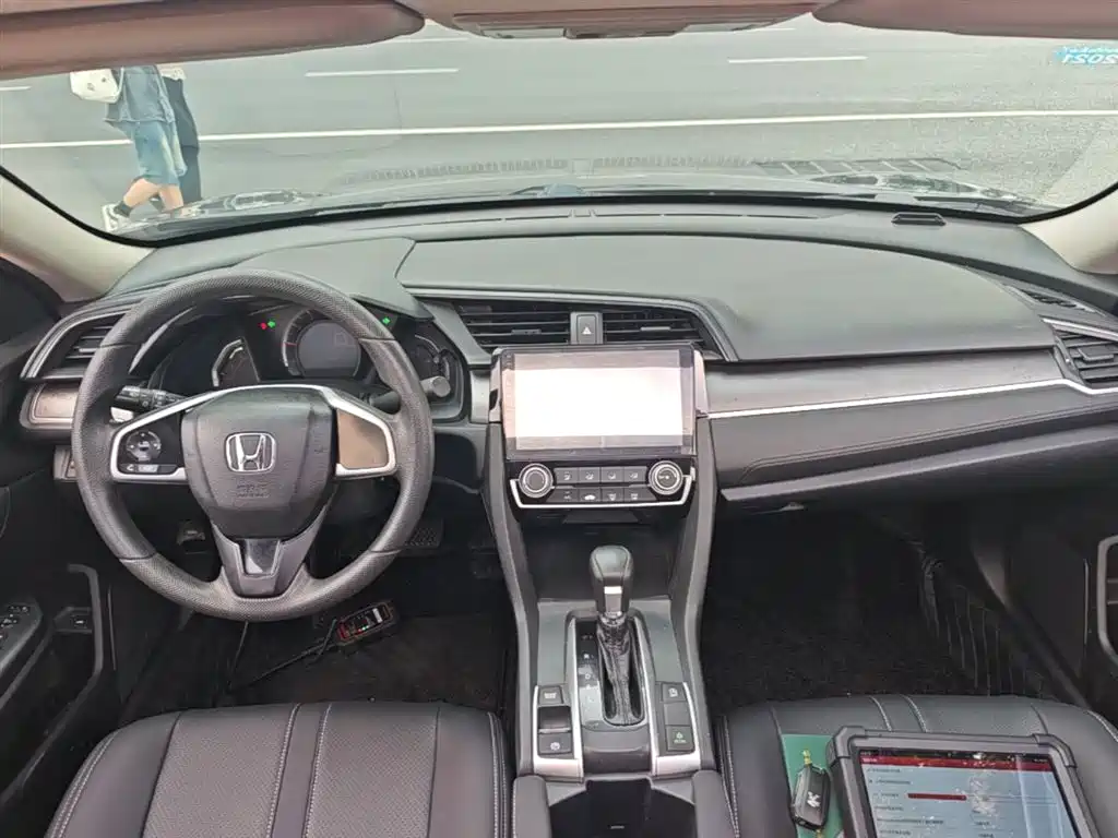 Honda Civic 2017 — фото 10
