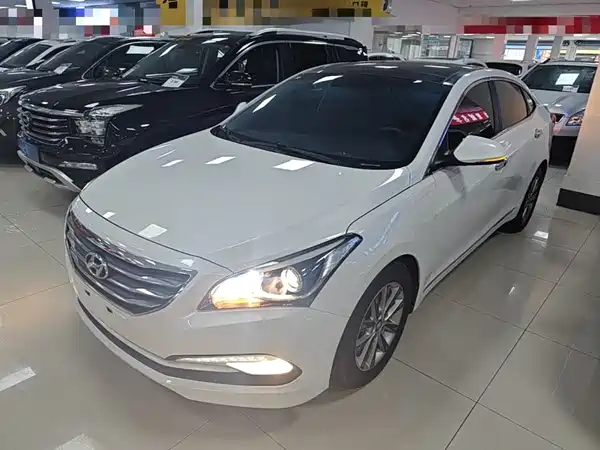 Hyundai Mistra 2014