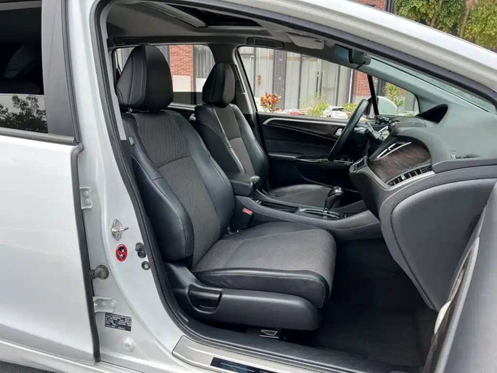 Honda Jade 2019 — фото 23