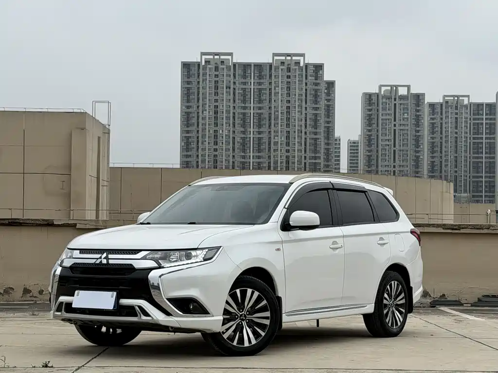 Mitsubishi Outlander 2022