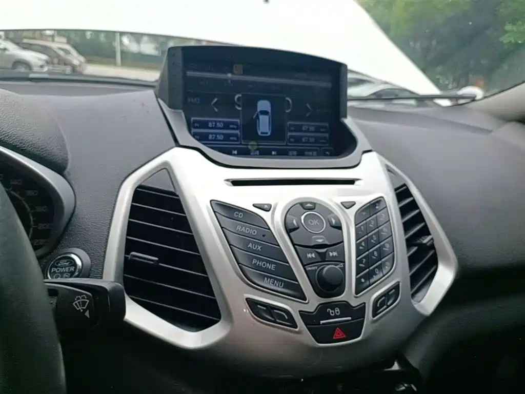 Ford Ecosport 2015 — фото 13