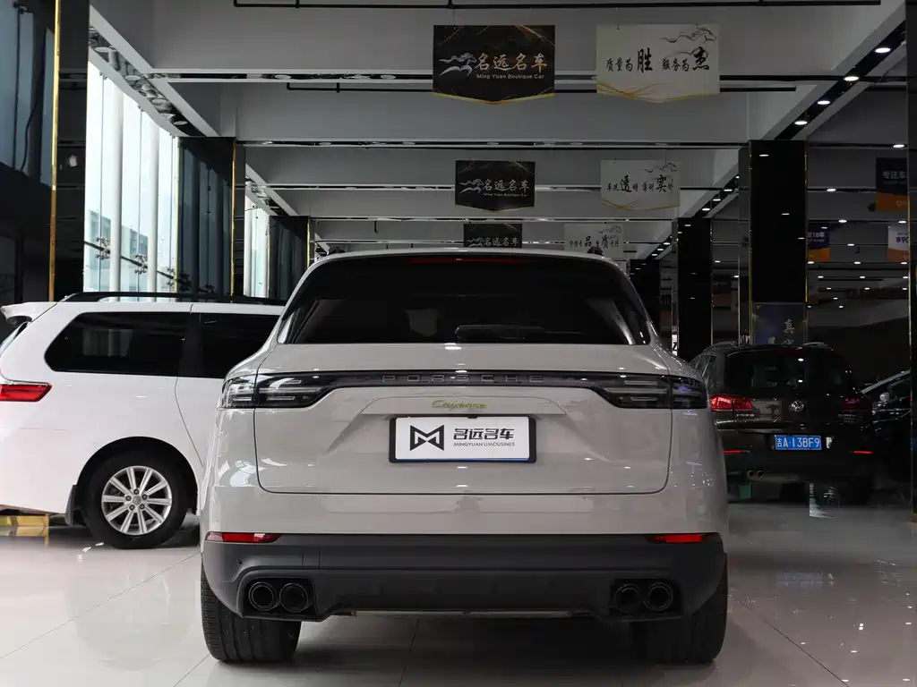 Porsche Cayenne Hybrid 2022 — фото 14