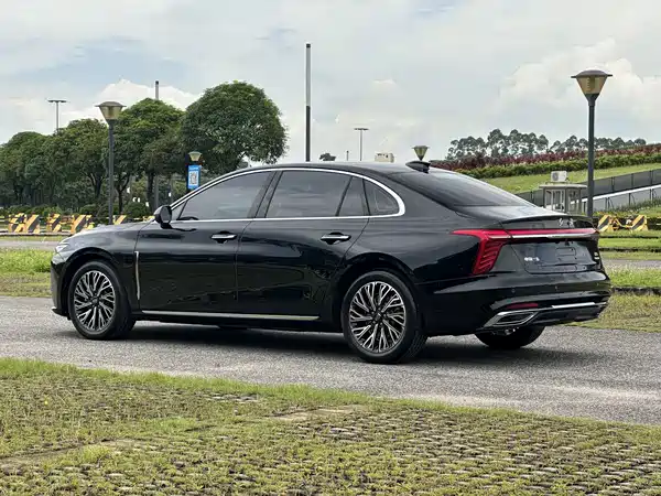 Hongqi H5 2025