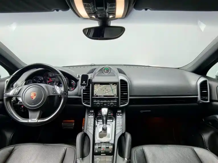 Porsche Cayenne 2014 — фото 11