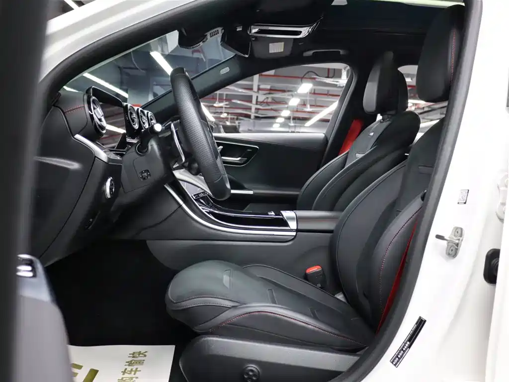 Mercedes-Benz C-Class AMG 2025 — фото 7