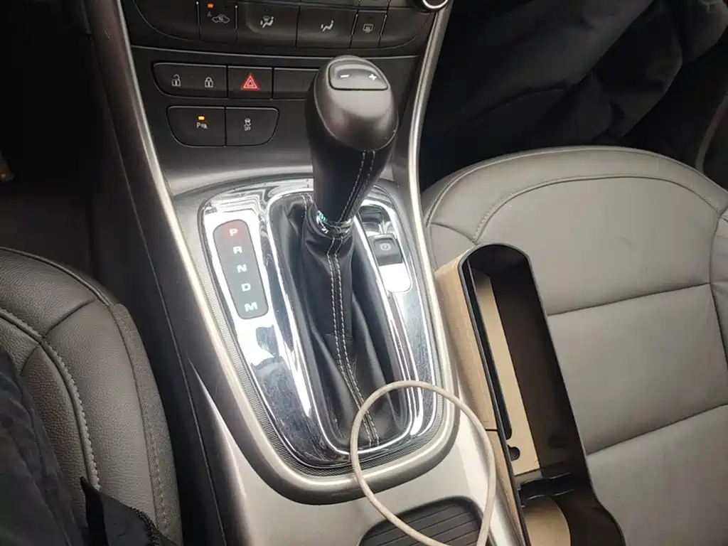 Chevrolet Malibu 2015 — фото 14