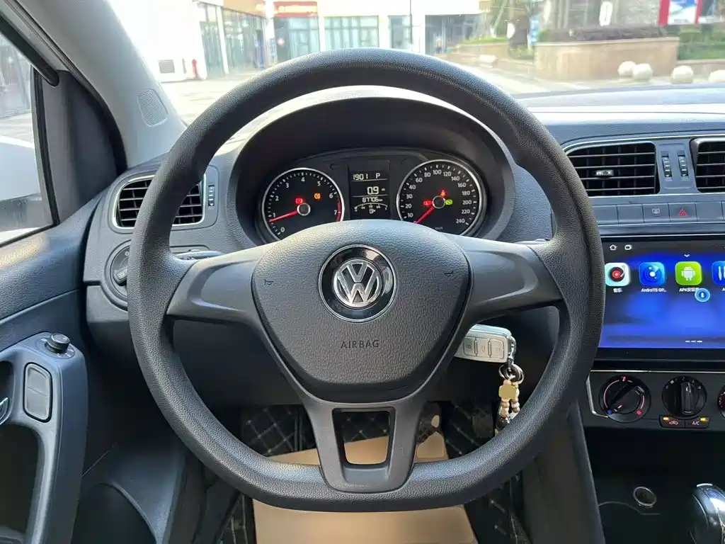 Volkswagen Polo 2016