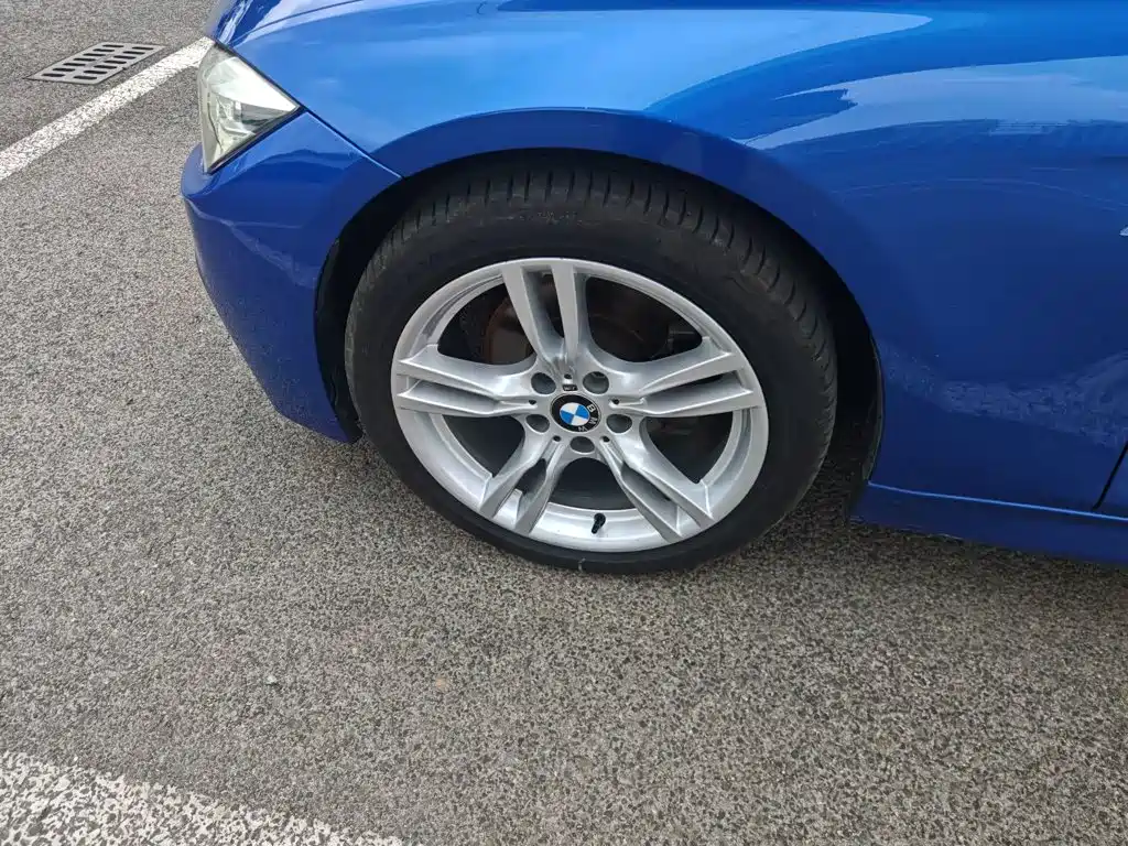 BMW 3 Series 2018 — фото 23