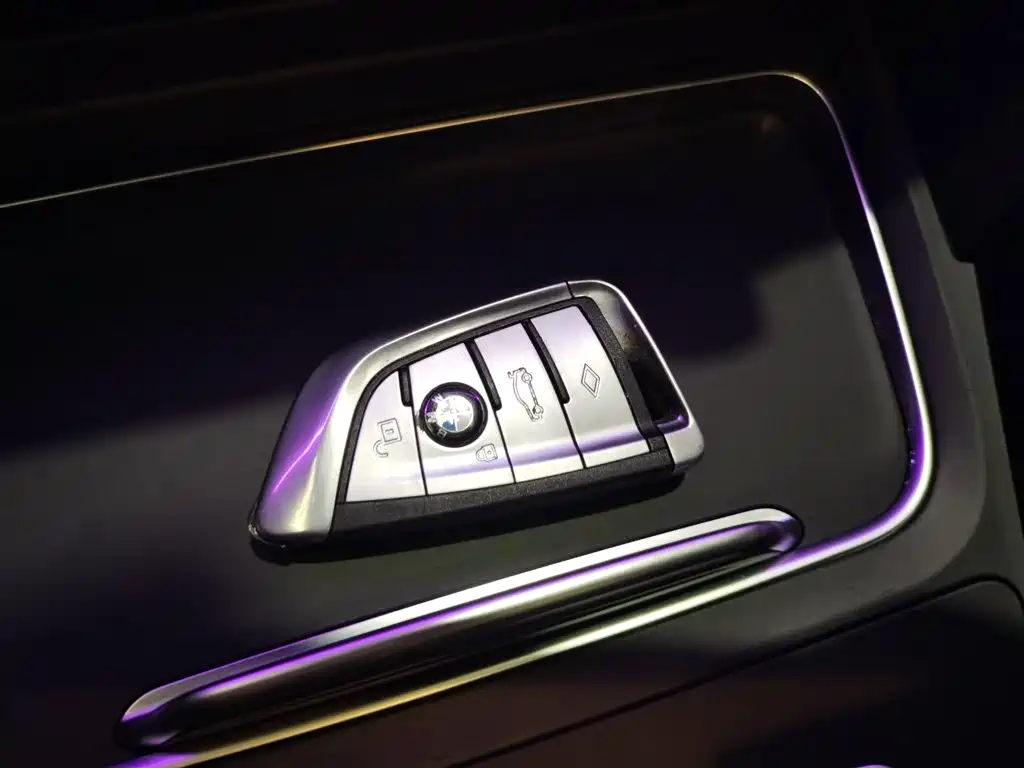 BMW 3 Series 2018 — фото 9
