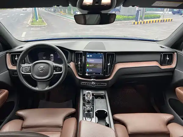 Volvo XC60 2021