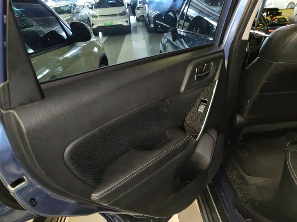 Subaru Forester 2018 — фото 22