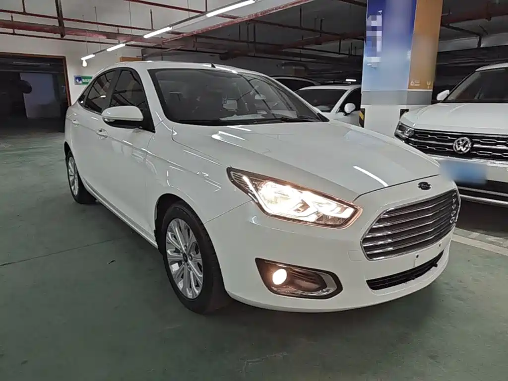 Ford Escort 2015