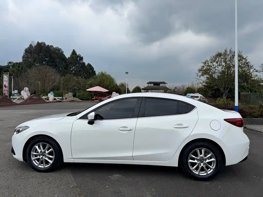 Mazda 3 Axela 2015 — фото 4
