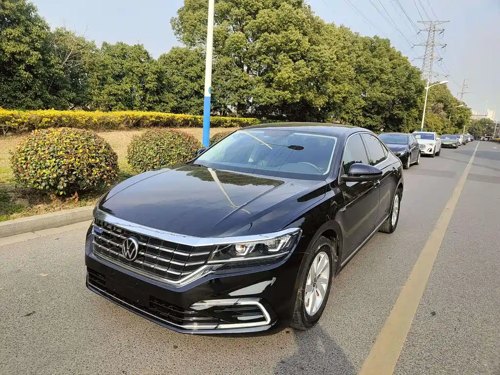 Volkswagen Passat PHEV 2021