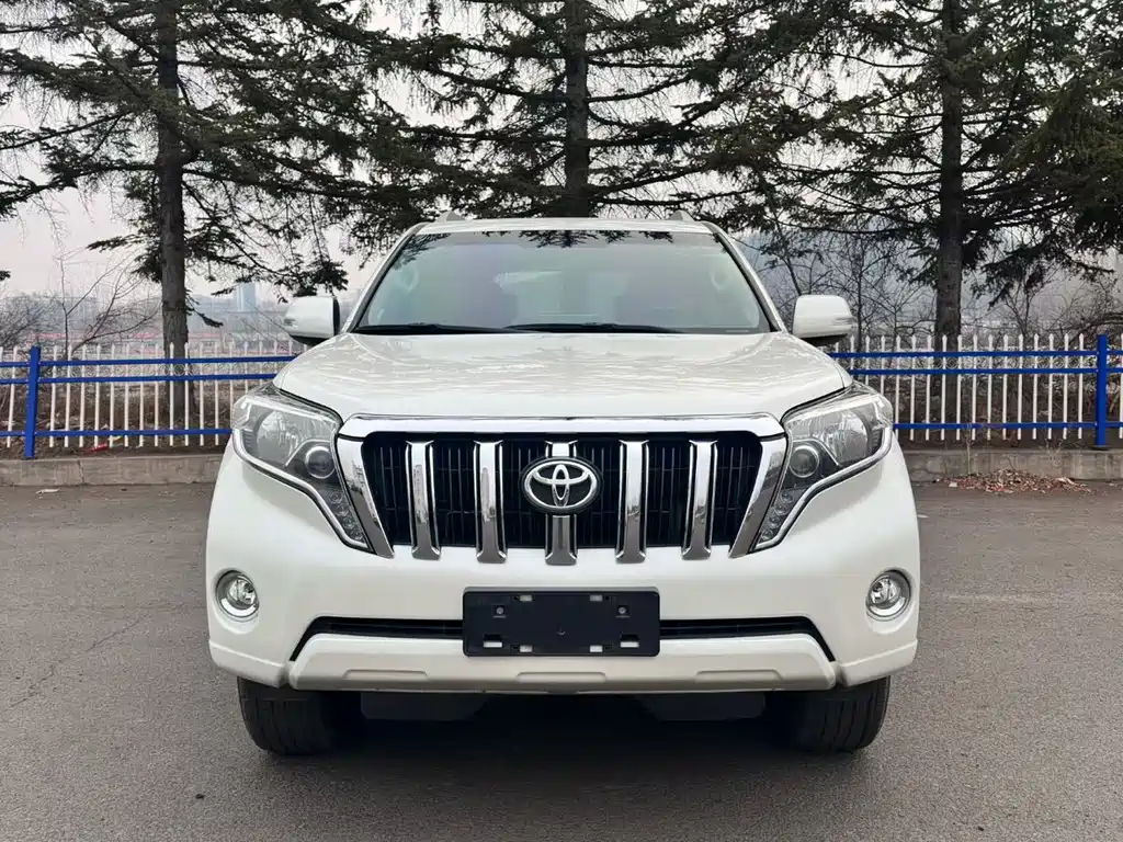 Toyota Prado 2017 — фото 2