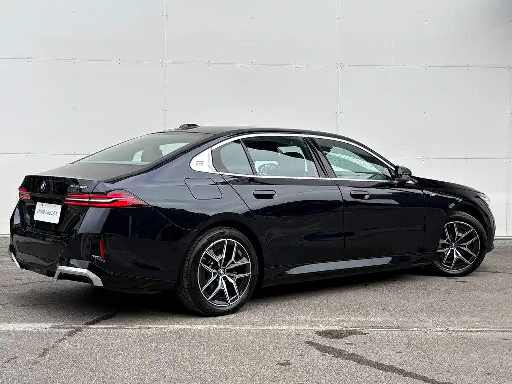 BMW i5 2025 — фото 12