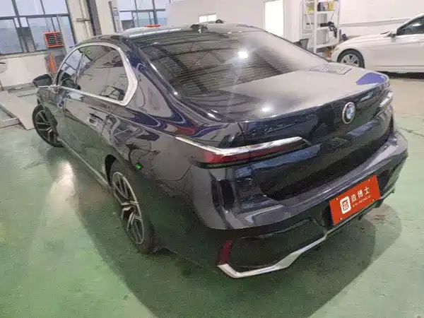 BMW 7 Series 2025