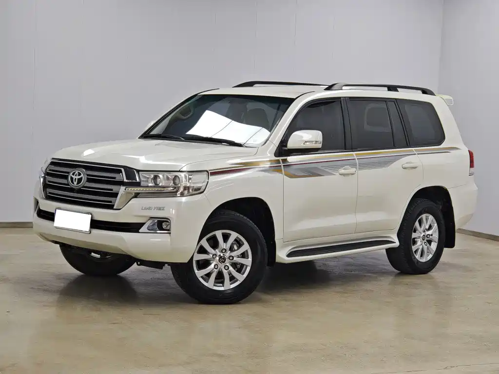 Toyota Land Cruiser 2020 — фото 1