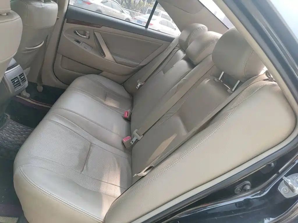 Toyota Camry 2015 — фото 10