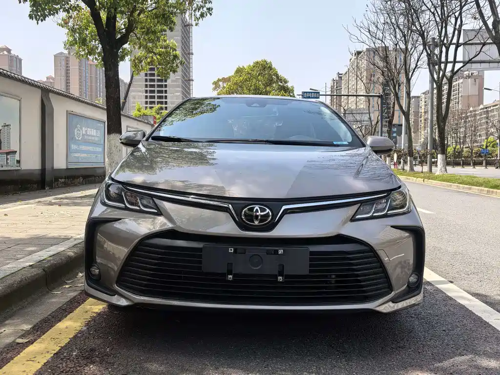 Toyota Corolla 2023 — фото 2