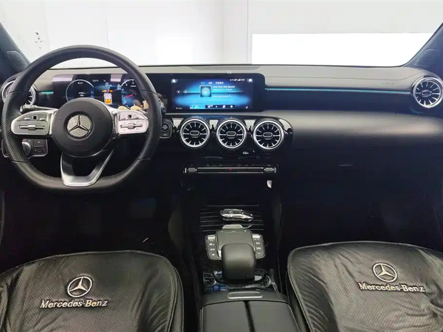 Mercedes-Benz A-Class 2022 — фото 12