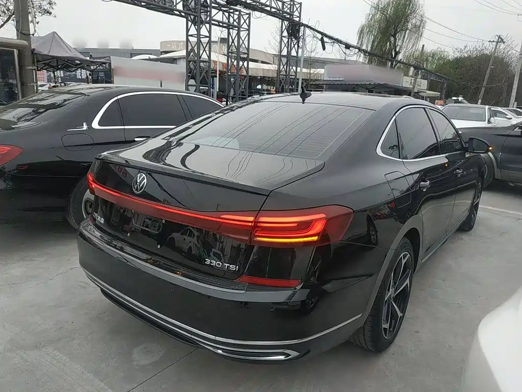 Volkswagen Passat 2023