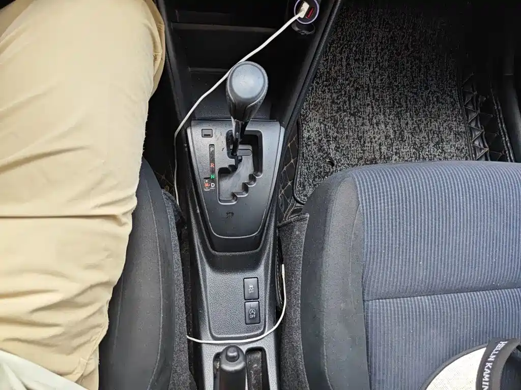 Toyota Yaris L 2018 — фото 10