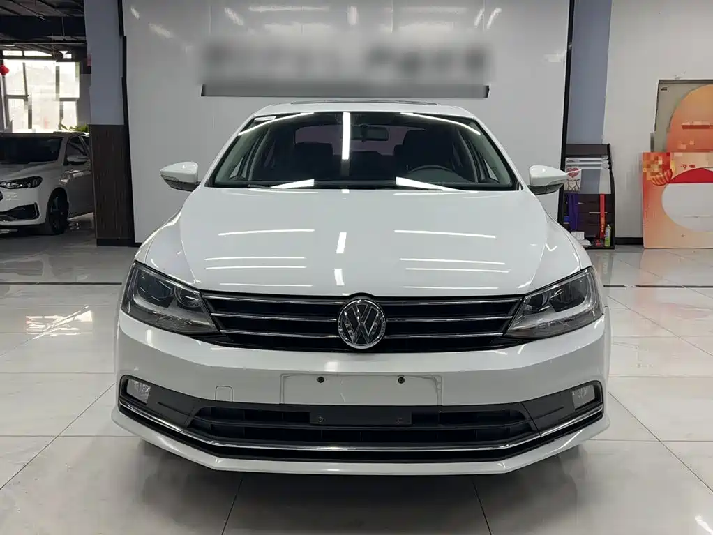 Volkswagen Sagitar 2016