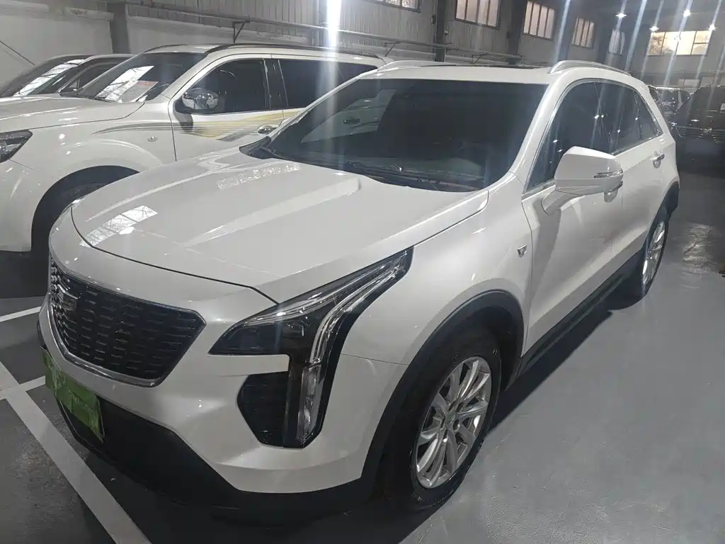 Cadillac XT4 2023 — фото 1