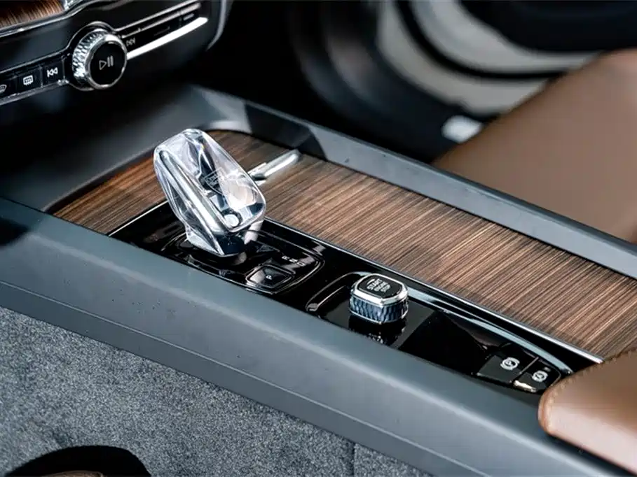 Volvo XC60 PHEV 2024 — фото 13